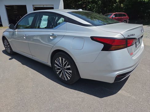 Used 2023 Nissan Altima 2.5 SV image 5