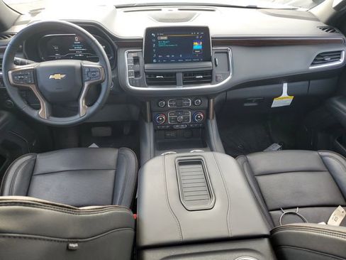 Used 2024 Chevrolet Suburban High Country image 9