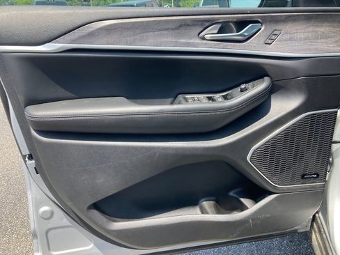 New 2024 Jeep Grand Cherokee Limited 4xe w/ Luxury Tech Group II image 11