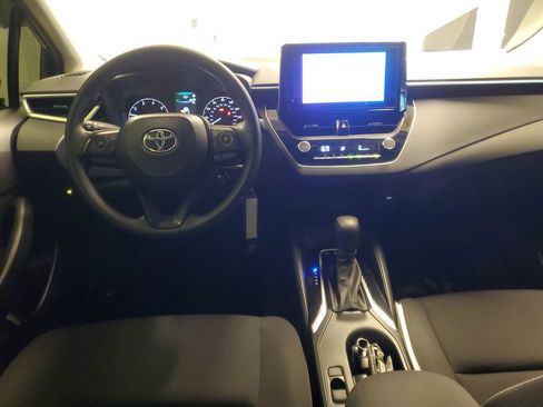Used 2025 Toyota Corolla LE image 9