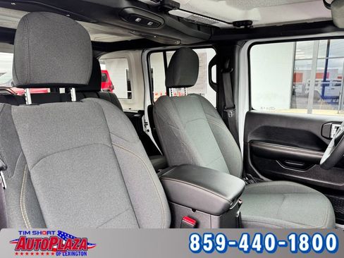Used 2026 Jeep Wrangler Unlimited Sahara AWD/4WD image 42