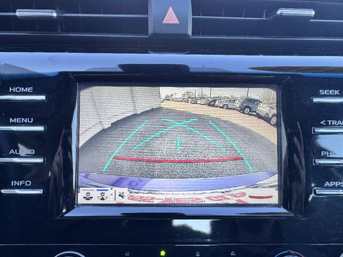 Used 2018 Toyota Camry LE w/ Convenience Package image 17