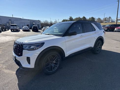 New 2025 Ford Explorer ST image 7