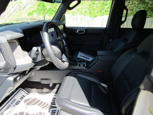 New 2026 Ford Bronco Outer Banks w/ Sasquatch Package AWD/4WD image 11