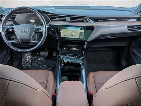 Certified 2022 Audi e-tron Premium Plus w/ Premium Plus Package image 18