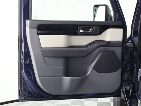 Used 2024 INEOS Grenadier Station Wagon AWD/4WD image 17