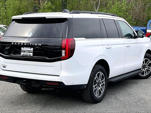 Used 2025 Ford Expedition Active AWD/4WD image 12