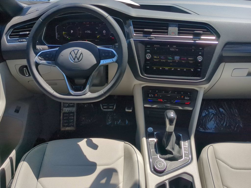 Certified 2023 Volkswagen Tiguan SEL R-Line AWD/4WD image 15