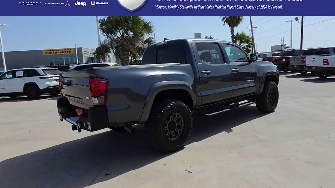 Used 2023 Toyota Tacoma SR5 AWD/4WD image 8