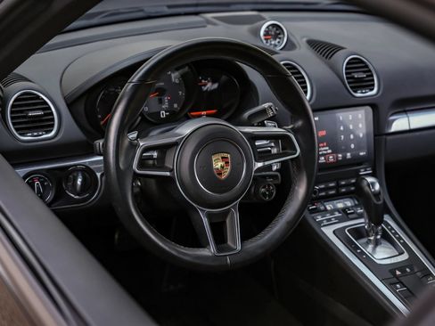 Used 2019 Porsche 718 Cayman S RWD image 15