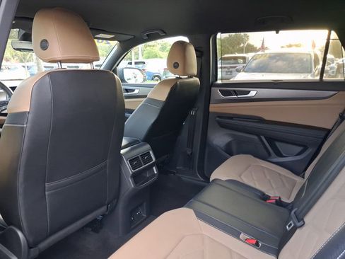 Used 2024 Volkswagen Atlas Cross Sport SE image 7