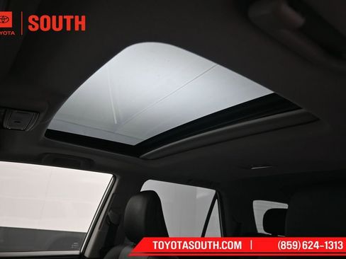 Used 2023 Toyota 4Runner SR5 Premium w/ Moonroof Package AWD/4WD image 21
