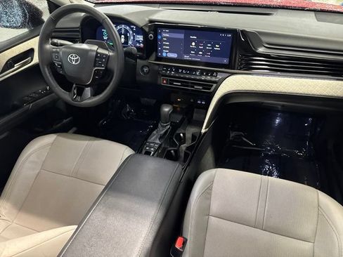 Used 2025 Toyota Camry XLE w/ Premium Plus Package FWD image 17