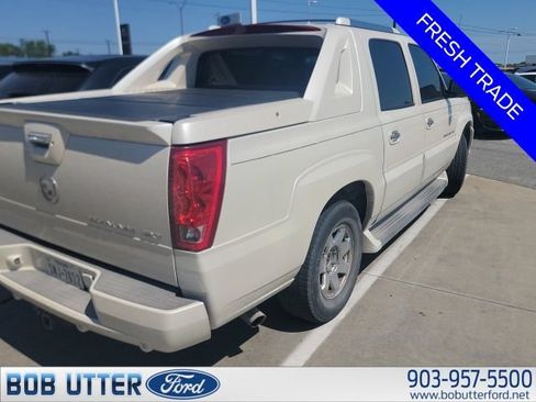 Used 2005 Cadillac Escalade EXT AWD/4WD image 3