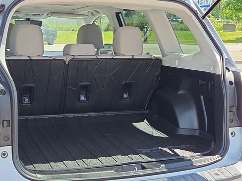 Used 2018 Subaru Forester 2.5i Premium w/ Protection Package #1 AWD/4WD image 9