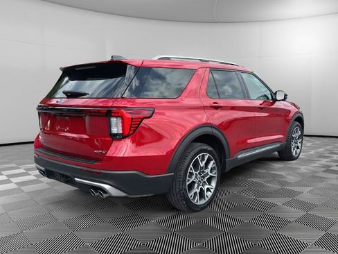 Used 2025 Ford Explorer Platinum w/ Ultimate Package AWD/4WD image 4