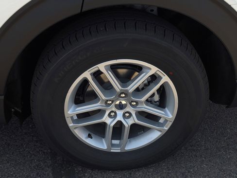 New 2026 Ford Explorer Active w/ Active Comfort Package RWD image 7