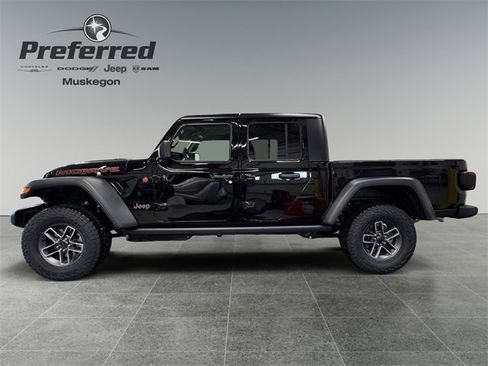 New 2026 Jeep Gladiator Mojave image 9