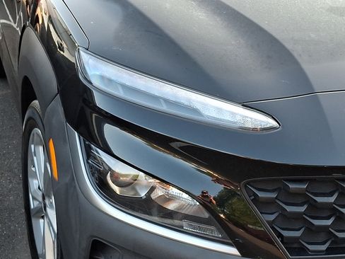 Used 2023 Hyundai Kona SEL AWD/4WD image 7