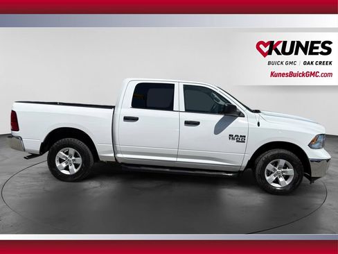 Used 2022 RAM 1500 Classic SLT AWD/4WD image 12