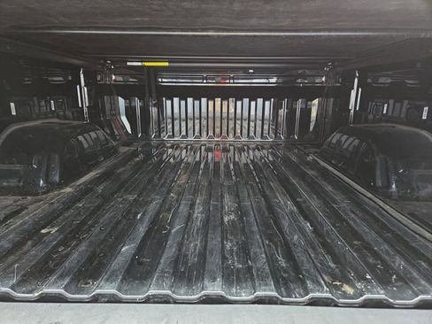 Used 2023 GMC Sierra 1500 Elevation image 34