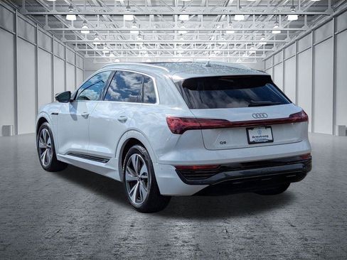 Used 2024 Audi Q8 e-tron Premium Plus w/ Premium Plus Package AWD/4WD image 3