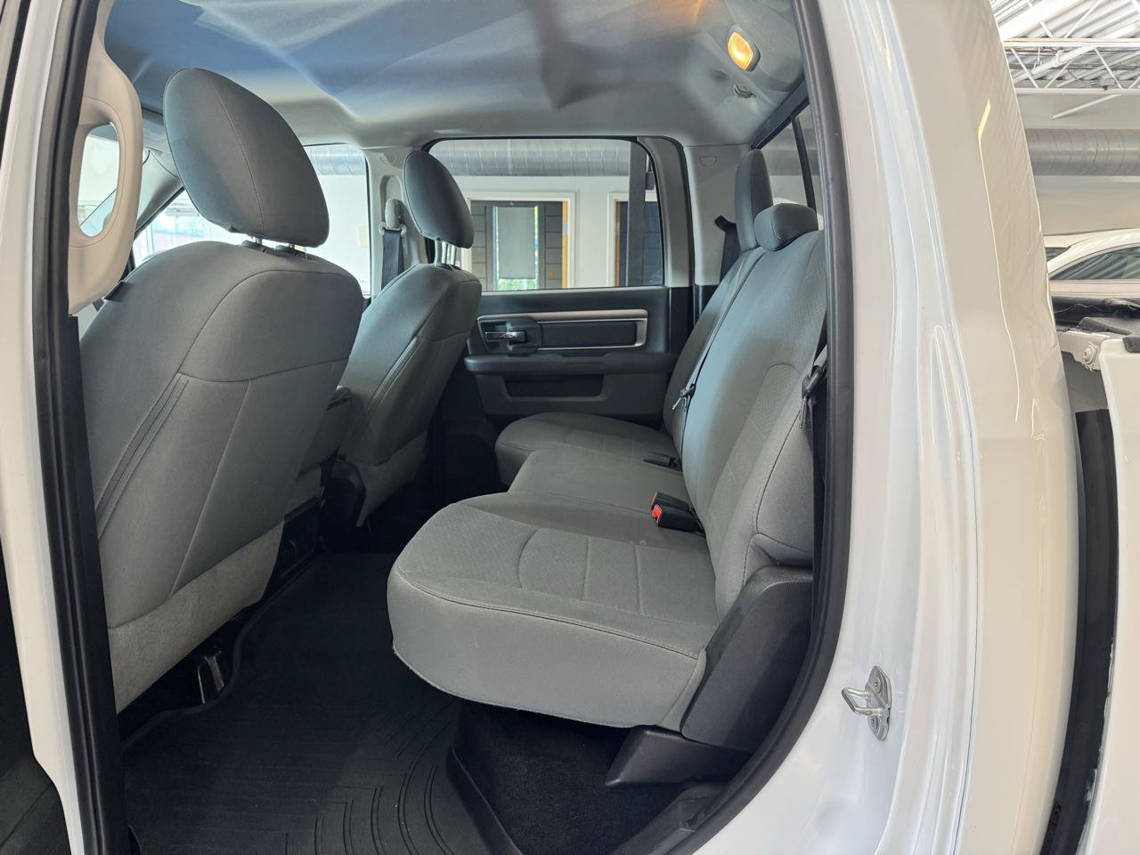 Used 2016 RAM 1500 Classic SLT w/ Protection Group AWD/4WD image 17
