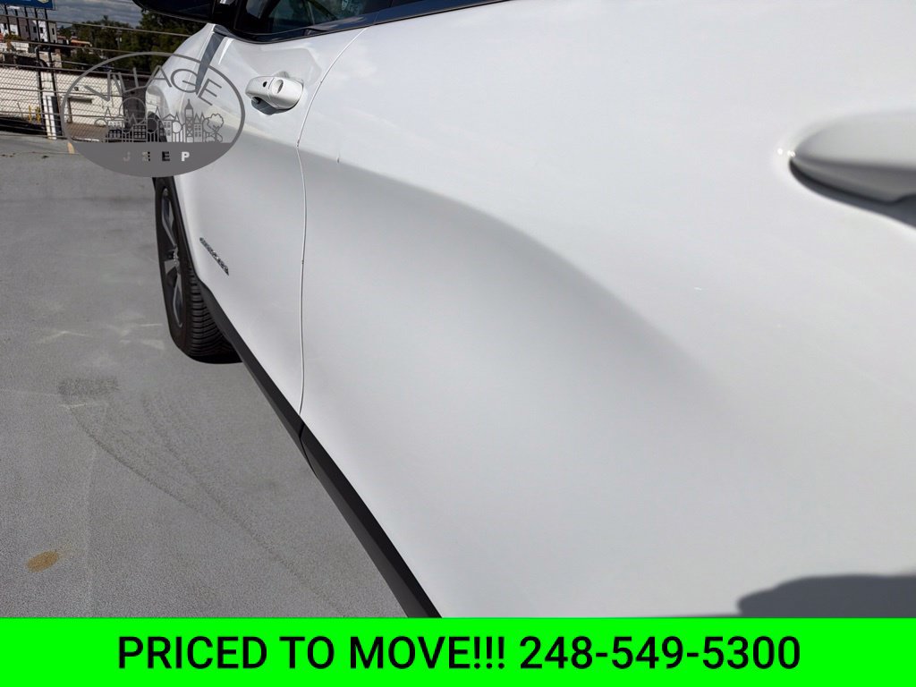 Used 2019 Jeep Cherokee Limited w/ Technology Group AWD/4WD image 11