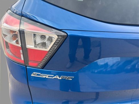 Used 2017 Ford Escape SE AWD/4WD image 21