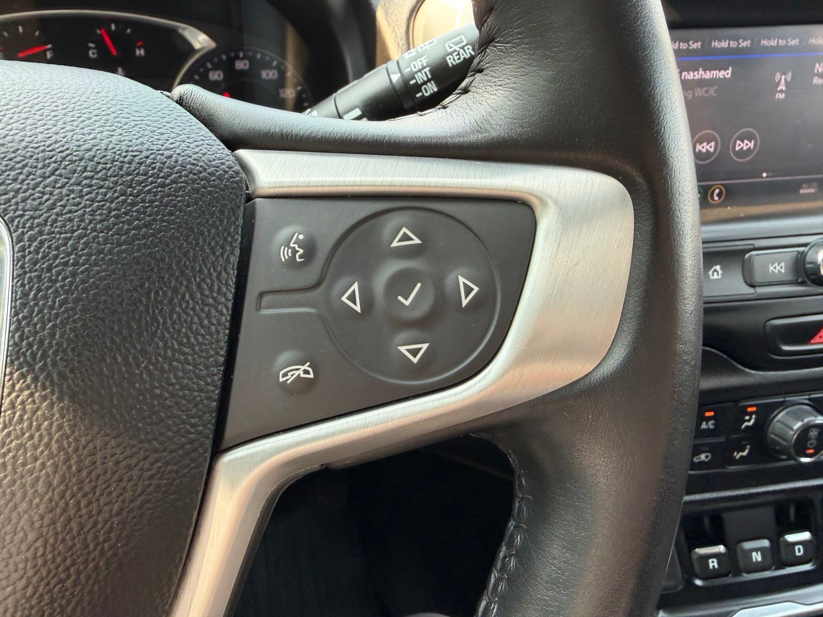 Used 2020 GMC Terrain SLE w/ Driver Convenience Package FWD image 15
