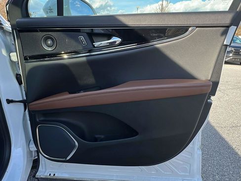 Used 2023 Lincoln Nautilus Reserve w/ Equipment Group 201A image 12