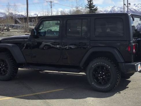 Certified 2020 Jeep Wrangler Unlimited Willys image 6