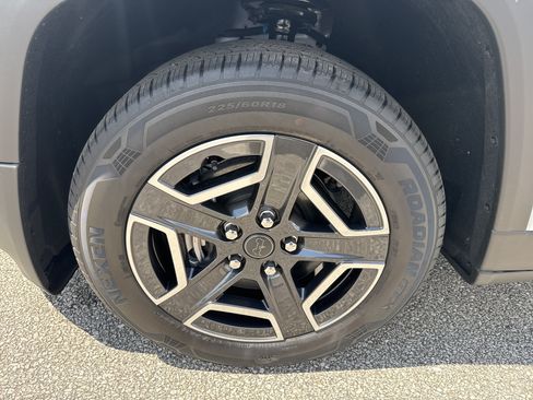 New 2026 Jeep Cherokee Laredo AWD/4WD image 11