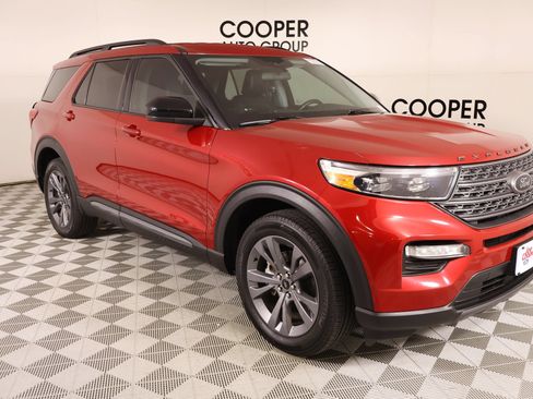 Used 2022 Ford Explorer XLT w/ Equipment Group 202A AWD/4WD image 1