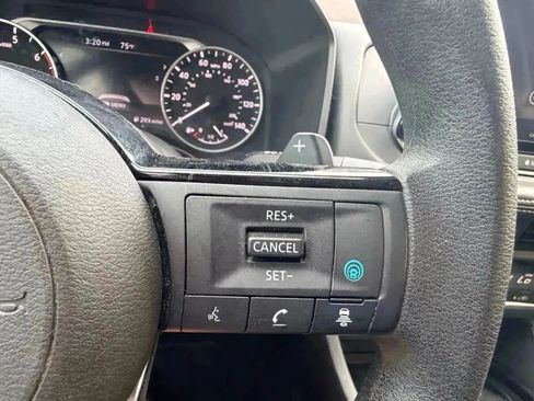 Used 2023 Nissan Rogue SV FWD image 12