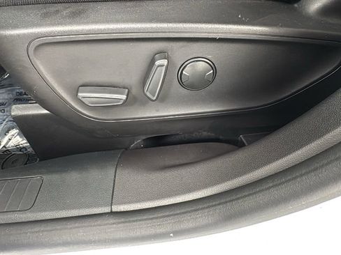 Used 2023 Ford Escape ST-Line image 11