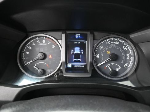 Used 2016 Toyota Tacoma TRD Sport w/ Towing Package AWD/4WD image 35
