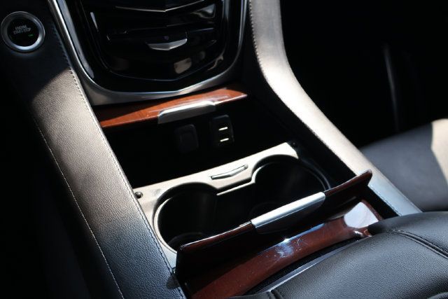 Used 2019 Cadillac Escalade ESV Premium Luxury RWD image 16