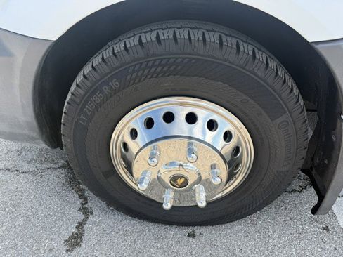 Used 2016 Mercedes-Benz Sprinter 3500 image 6