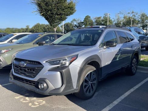 Used 2024 Subaru Outback Premium AWD/4WD image 2
