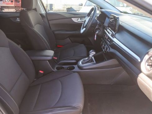 Used 2023 Kia Forte LXS image 18