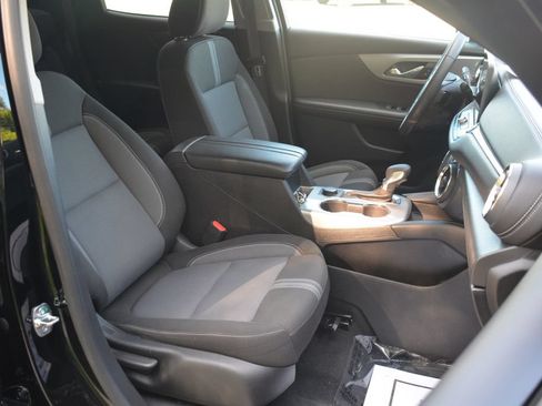 Used 2025 Chevrolet Blazer LT FWD image 19