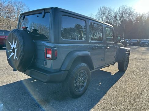 Used 2025 Jeep Wrangler Sport S image 8