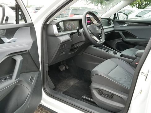 Certified 2026 Volkswagen Tiguan SE AWD/4WD image 12