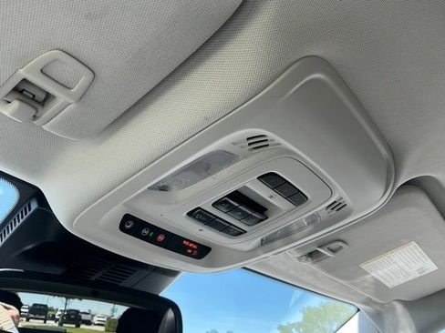 Used 2025 Buick Envision Sport Touring AWD/4WD image 31