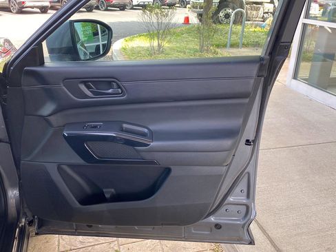 Used 2023 Nissan Pathfinder SV w/ Black Appearance Package image 23