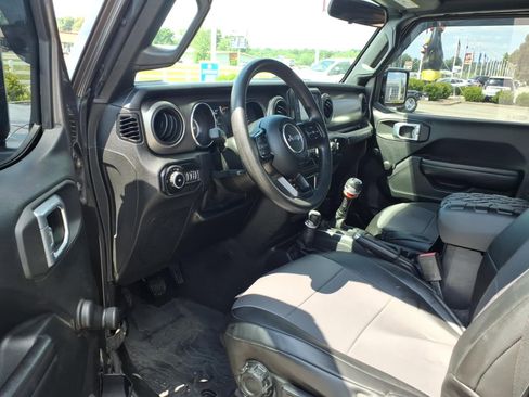 Used 2021 Jeep Wrangler Sport AWD/4WD image 6