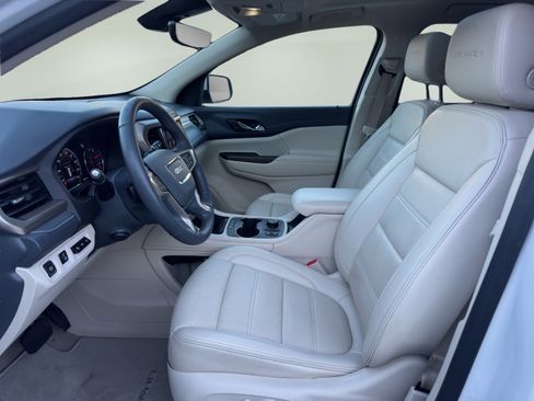 Used 2023 GMC Acadia Denali w/ Denali Ultimate Package image 6