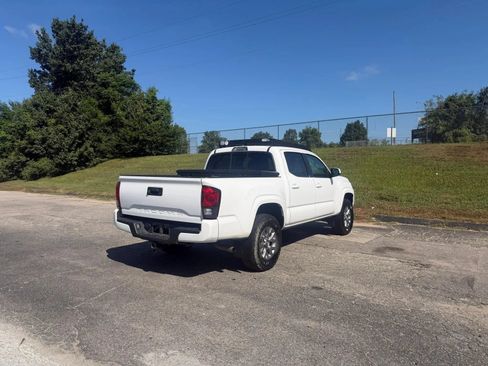 Used 2020 Toyota Tacoma SR w/ SR Convenience Package RWD image 5