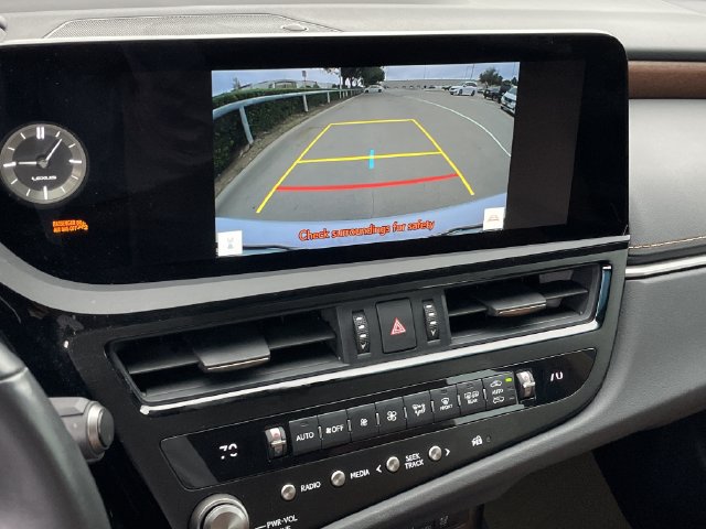 Used 2025 Lexus ES 350 w/ Premium Package FWD image 17